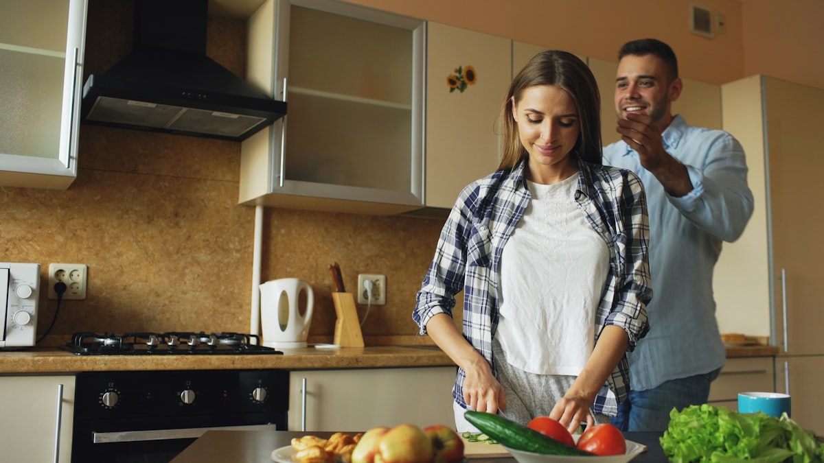 Nutritionist analyzing meal composition and macro balance